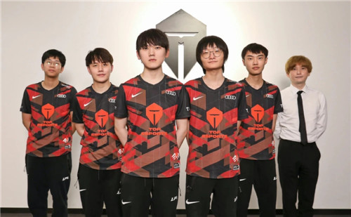 中的每一场 中的每一场