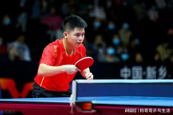 告牌贴得太 告牌贴得太